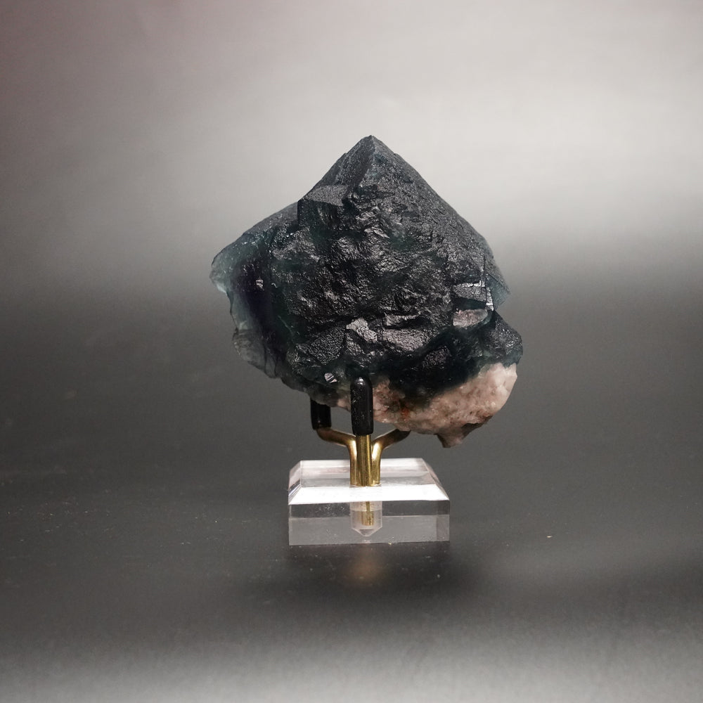 Huanggang Fluorite – Rare Dark Crystal from Inner Mongolia