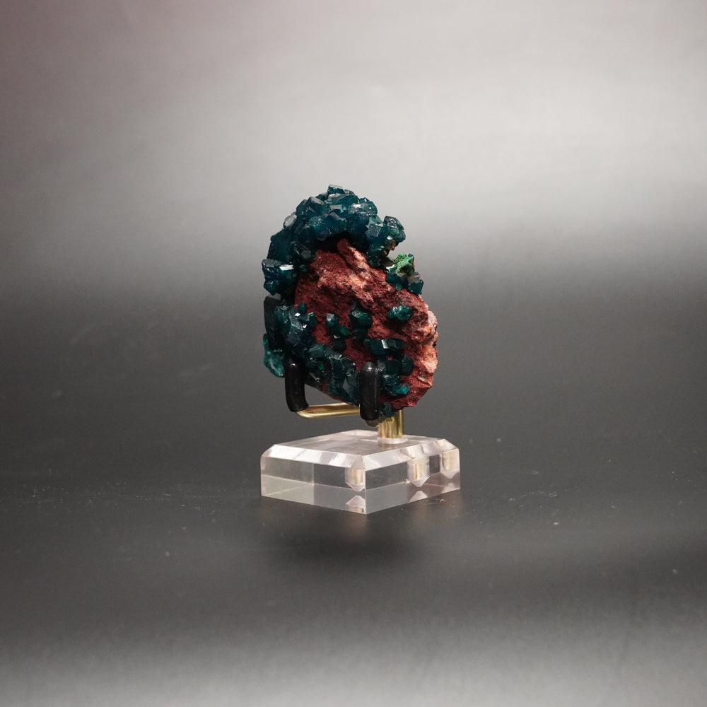 Dioptase Crystal – Vivid Green Stone from Congo