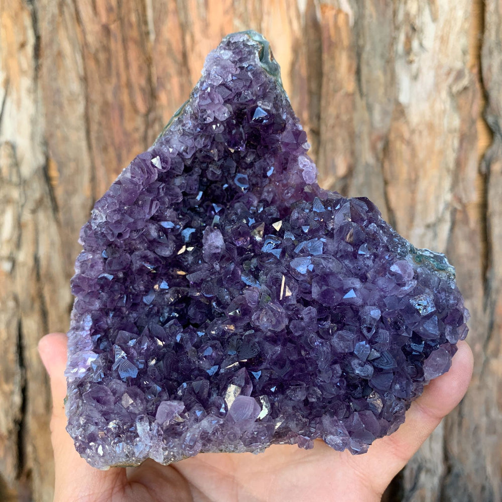 
            
                Load image into Gallery viewer, 12.5cm 684g Amethyst Cluster from Uruguay
            
        