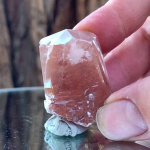 4cm 35g Calcite with Iron Oxide Inclusion from Leiping Mine, Hunan, China