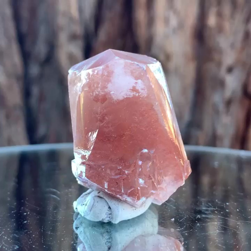 4cm 35g Calcite with Iron Oxide Inclusion from Leiping Mine, Hunan, China