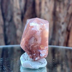 4cm 35g Calcite with Iron Oxide Inclusion from Leiping Mine, Hunan, China