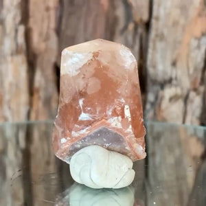 4cm 37g Calcite with Iron Oxide Inclusion, Leaping Mine, Hunan, China