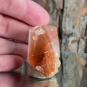 4cm 27g Calcite with Iron Oxide Inclusion, Leaping Mine, Hunan, China
