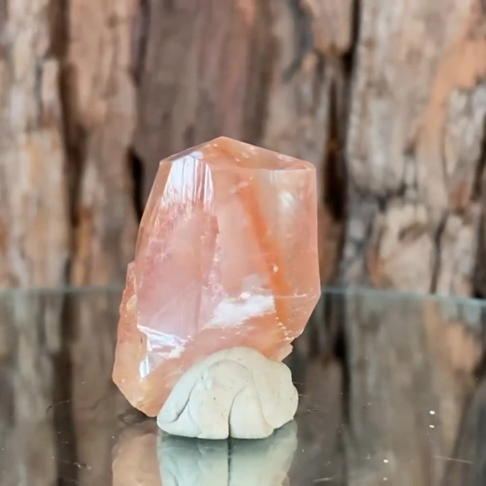 4cm 27g Calcite with Iron Oxide Inclusion, Leaping Mine, Hunan, China