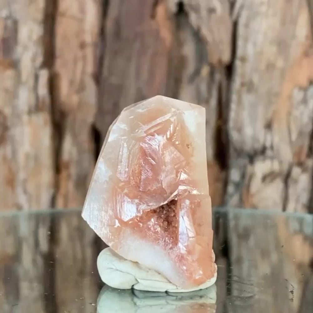 4cm 32g Calcite with Iron Oxide Inclusion, Leaping Mine, Hunan, China