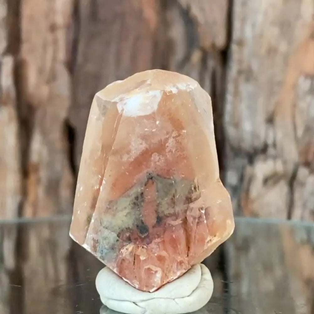 4cm 38g Calcite with Iron Oxide Inclusion, Leaping Mine, Hunan, China