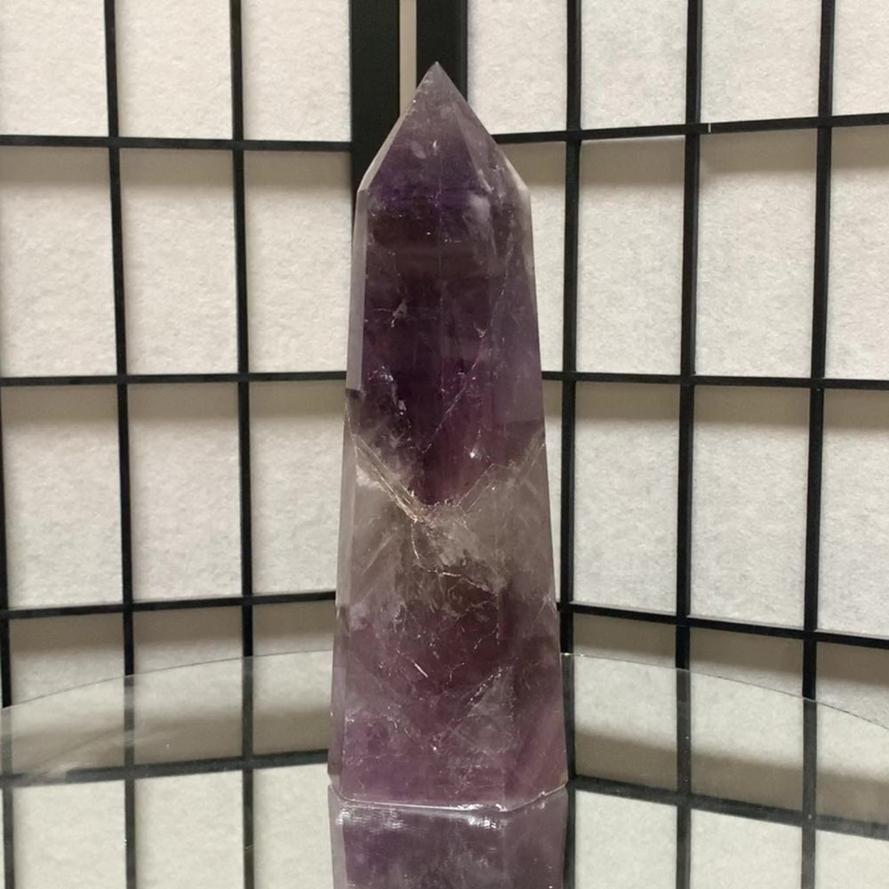 
            
                Load image into Gallery viewer, 22cm 1.33kg Polished Amethyst Point from Brazil
            
        