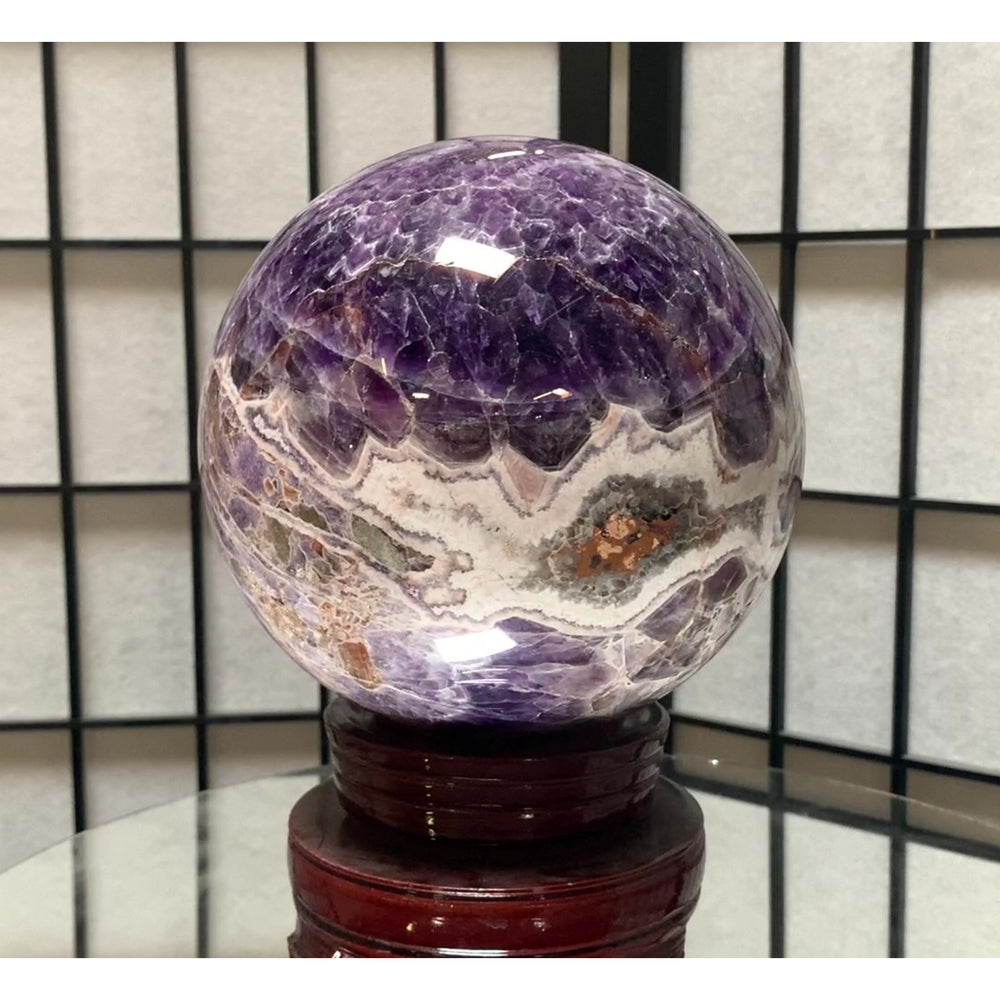 
            
                Load image into Gallery viewer, 16cm 5.51kg Polished Chevron Banded Amethyst Sphere from Zambia
            
        