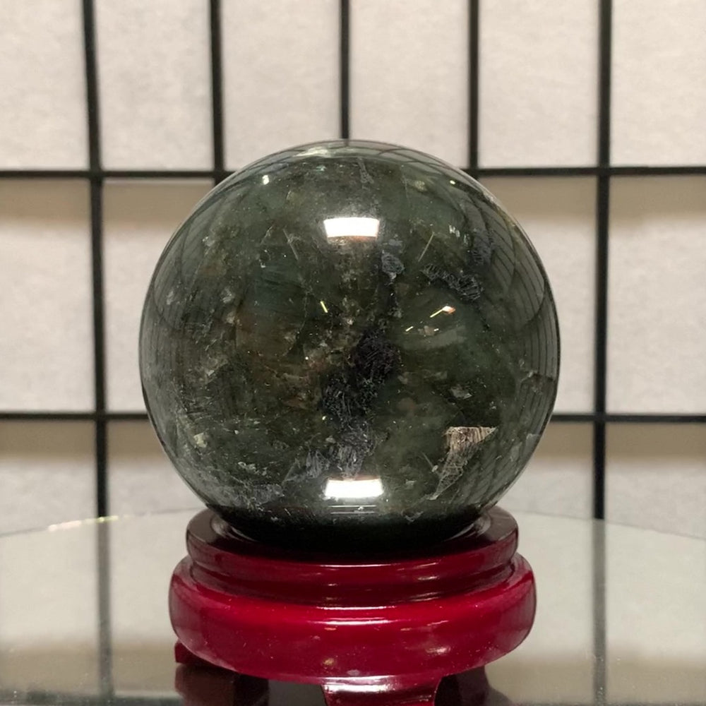 10cm 1.5kg Polished Labradorite Sphere from Madagascar