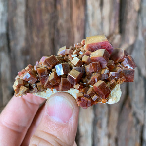 
            
                Load image into Gallery viewer, 7cm 116g Vanadinite Crystal Cluster Stone Rock Mineral Specimen, Morocco
            
        