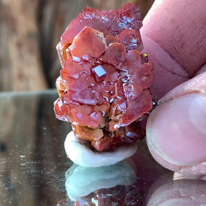 
            
                Load image into Gallery viewer, 3.5cm 30g Vanadinite from Mibladen, Morocco
            
        