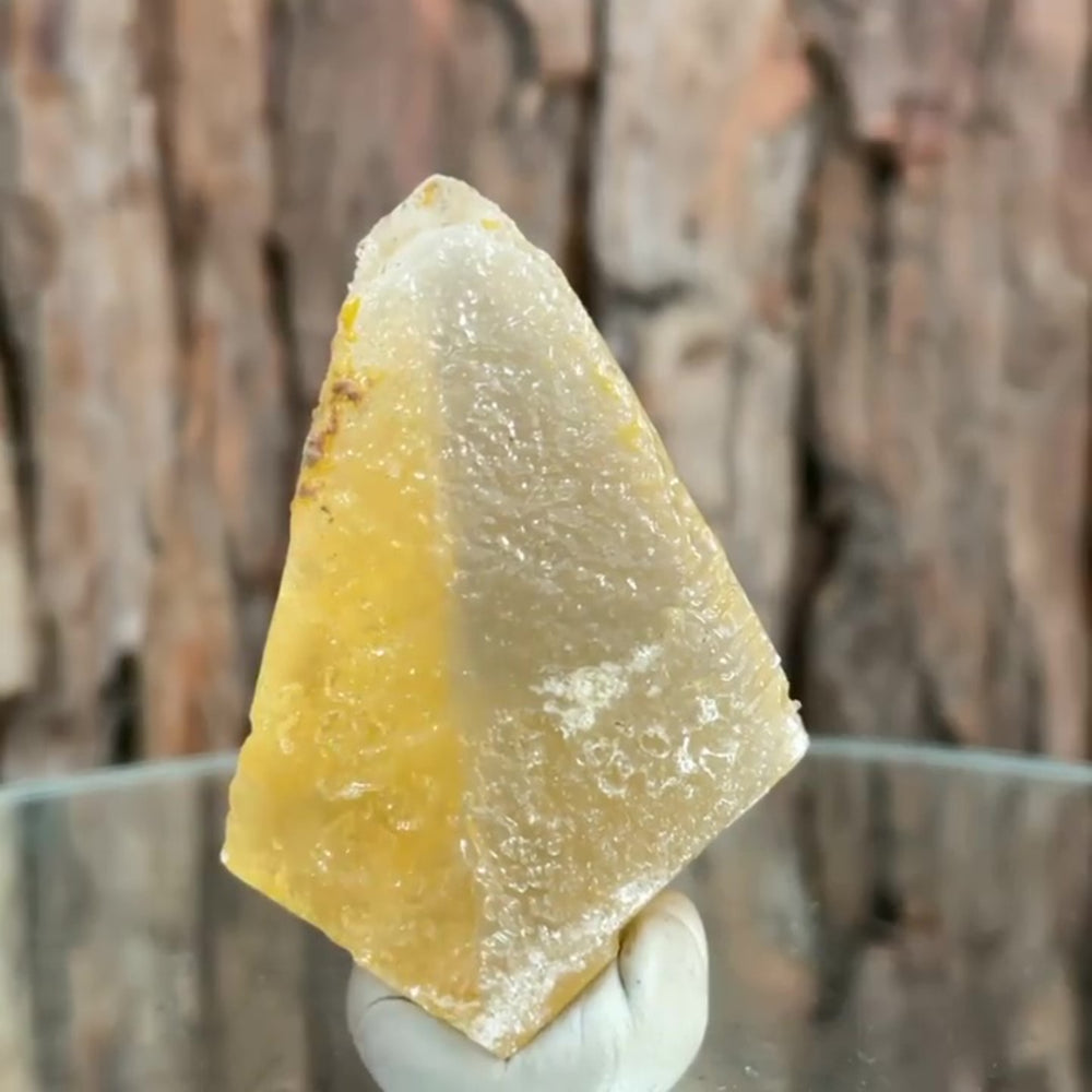 
            
                Load image into Gallery viewer, 5.5cm 55g Yellow Dogtooth Calcite from Imilchil, Middle Atlas Mtns, Morocco
            
        
