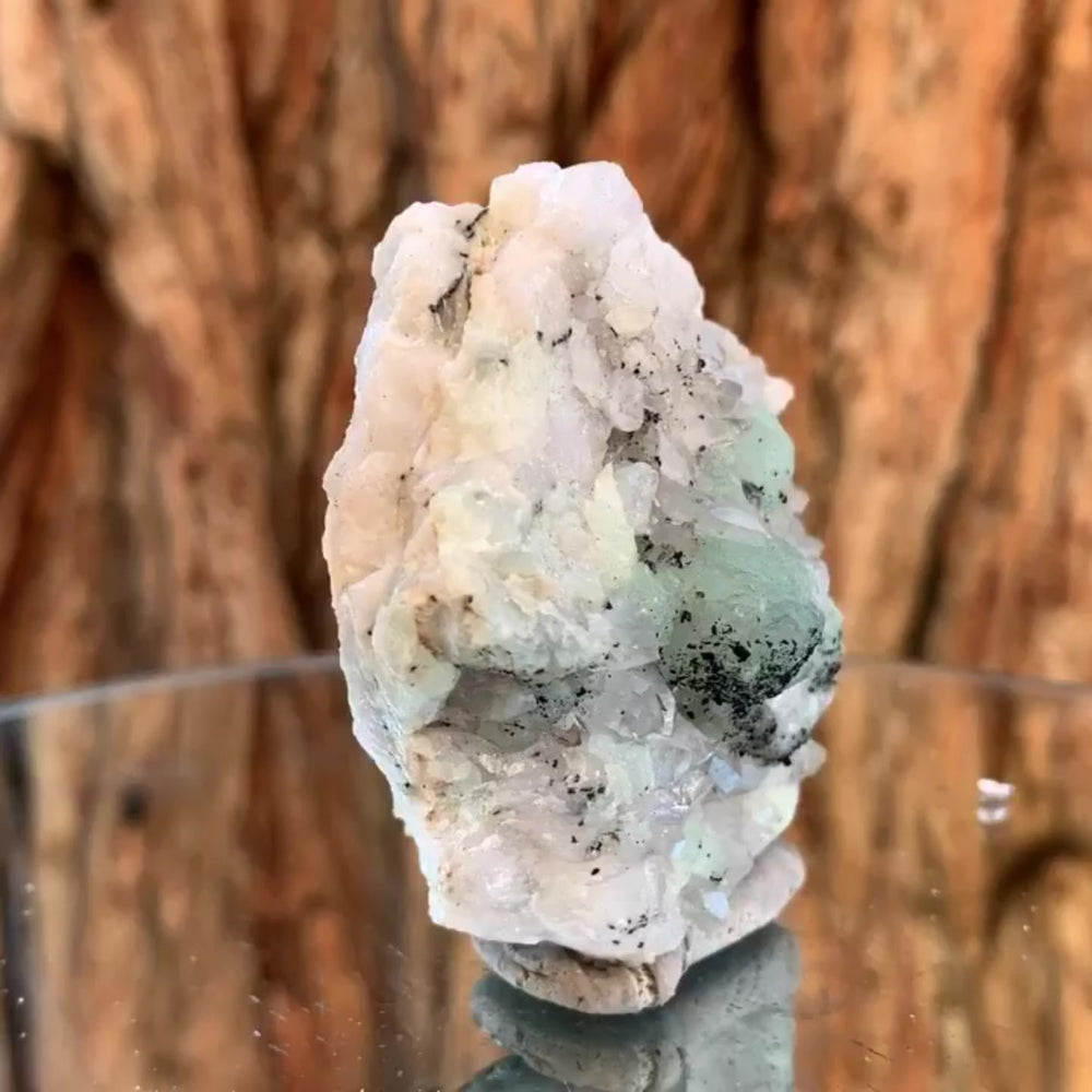 
            
                Load image into Gallery viewer, 6cm 145g Prehnite and Quartz from Yunnan, China
            
        