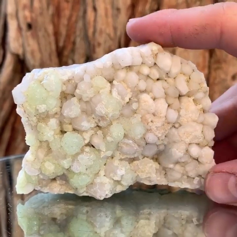 
            
                Load image into Gallery viewer, 9cm 355g Prehnite and Quartz from Yunnan, China
            
        
