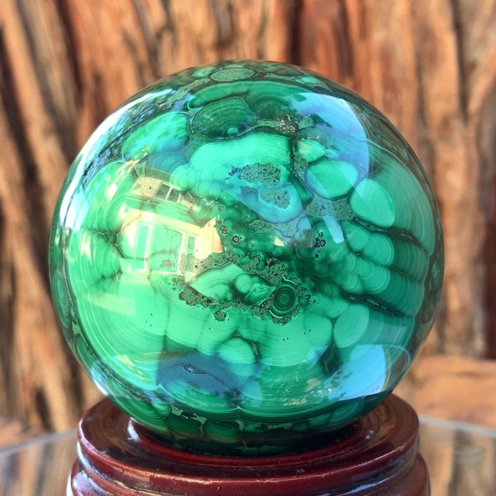 
            
                Load image into Gallery viewer, 7cm 885g Polished Malachite Sphere from Congo
            
        
