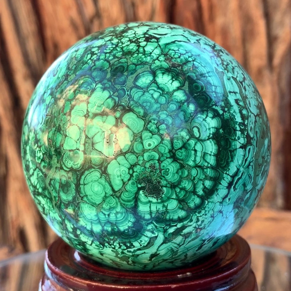 
            
                Load image into Gallery viewer, 7cm 985g Polished Malachite Sphere from Congo
            
        