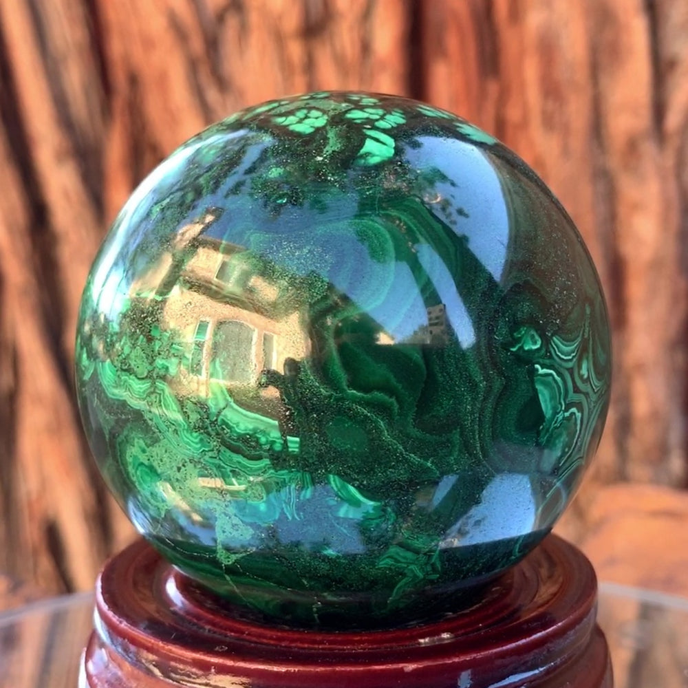 
            
                Load image into Gallery viewer, 6.5cm 690g Polished Malachite Sphere from Congo
            
        