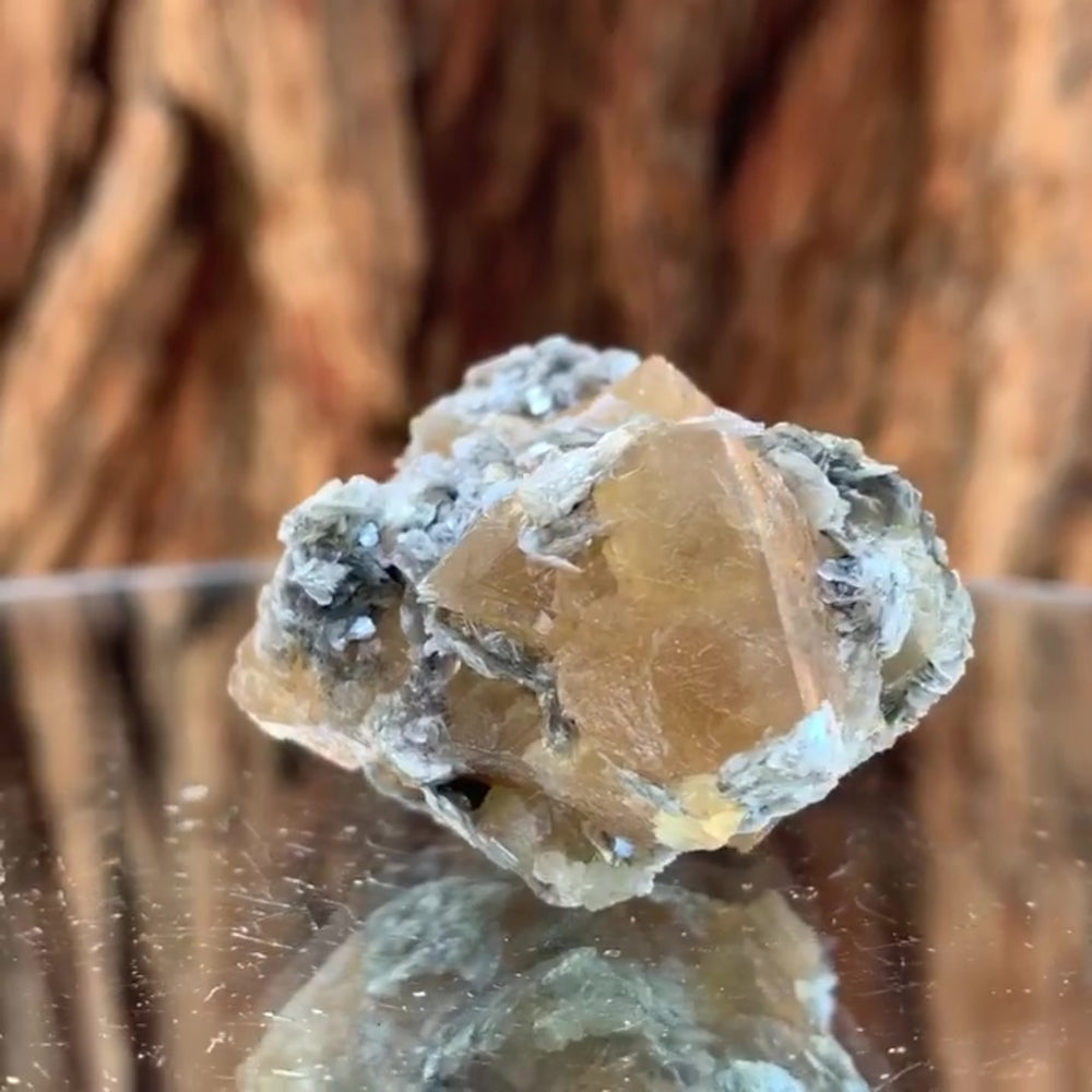 4.5cm 92g Scheelite from Mt. Xuebaoding, Sichuan, China