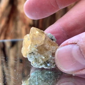 2.7cm 18g Scheelite from Mt. Xuebaoding, Sichuan, China