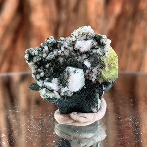 
            
                Load image into Gallery viewer, 3cm 11g Green Sphene on Calcite from Shelisa Mine, Arundo, Shigar District, Gilgit-Baltistan, Pakistan
            
        