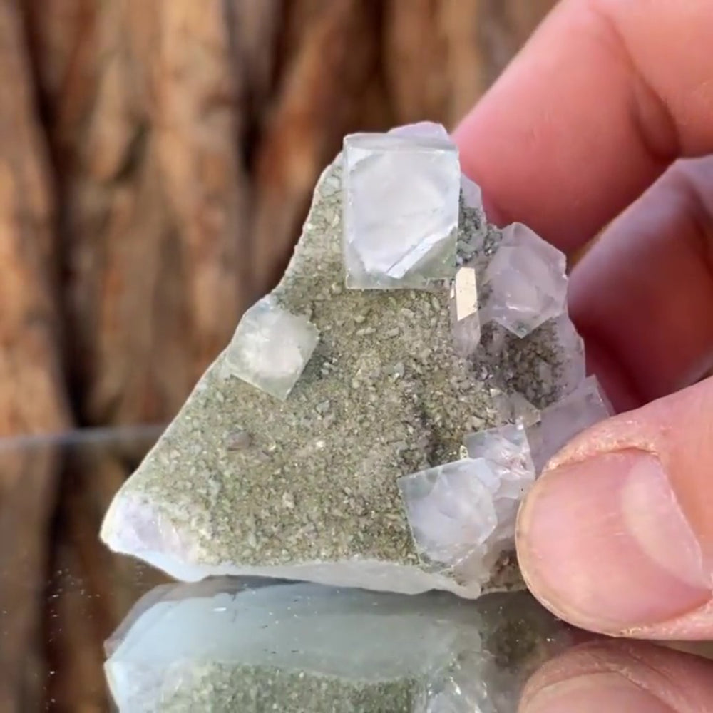 4.5cm 58g Clear Fluorite and Quartz from Xianghuapu Mine, Hunan, CN
