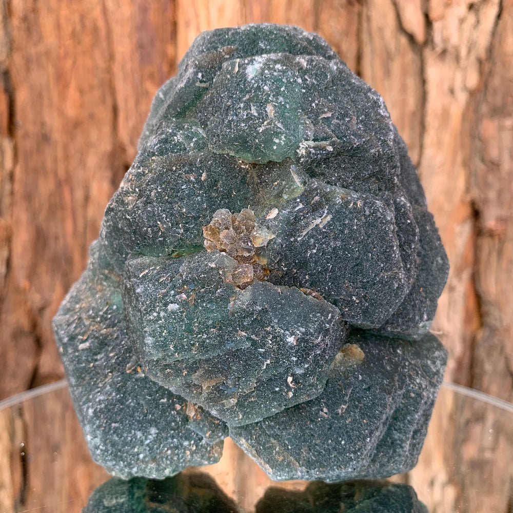 
            
                Load image into Gallery viewer, 12.3cm 1.3kg Green Fluorite with Calcite from Heilongjiang, China
            
        