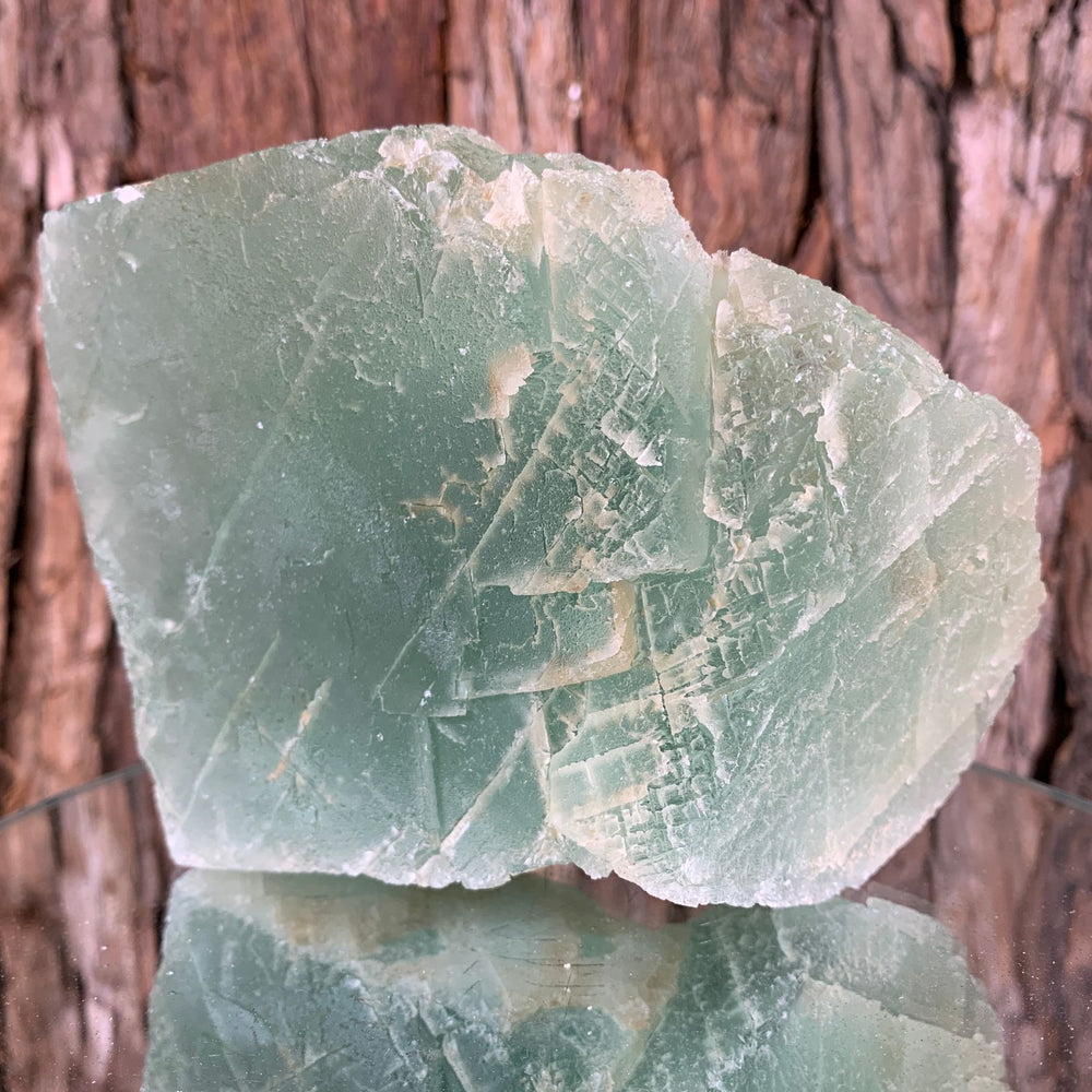 
            
                Load image into Gallery viewer, 13cm 2.13kg Green Fluorite from Heilongjiang, China
            
        