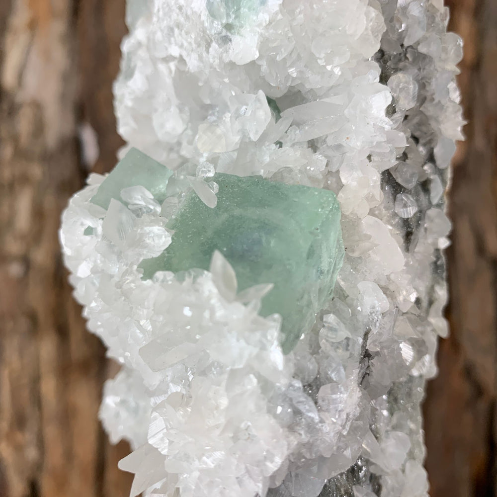 20cm 876g Green Fluorite with Calcite from Xianghualing, Hunan, China