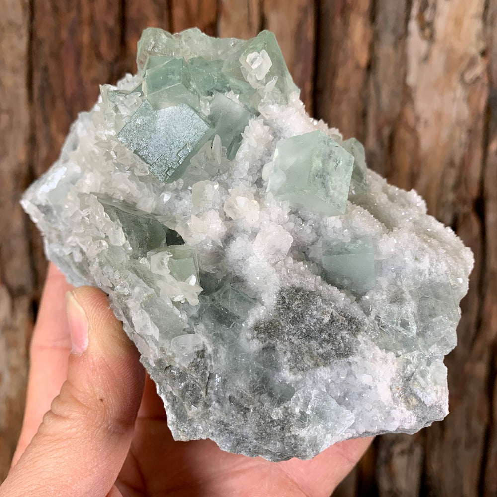 13cm 722g Green Fluorite with Calcite from Xianghualing, Hunan, China