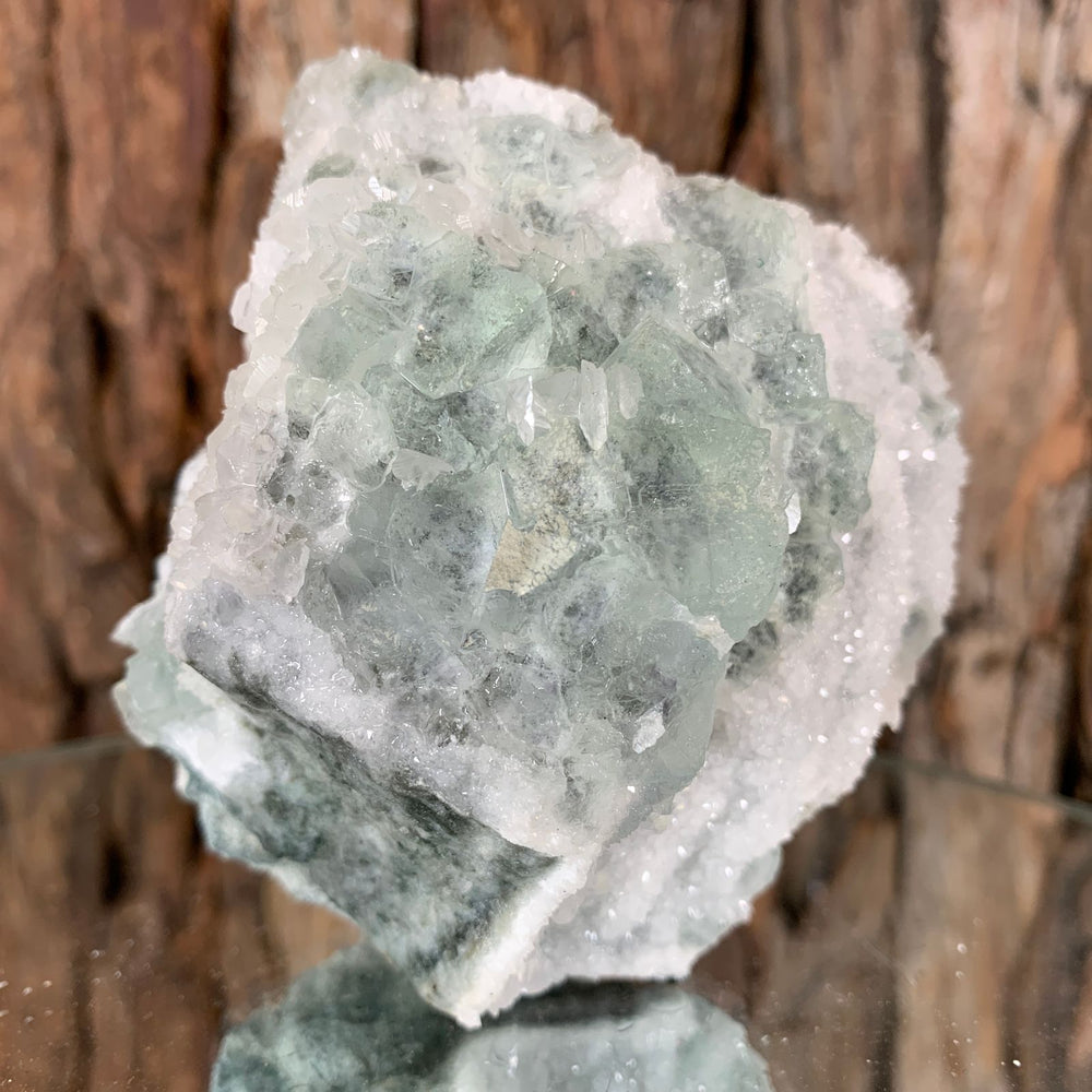 8.5cm 394g Green Fluorite with Calcite from Xianghualing, Hunan, China