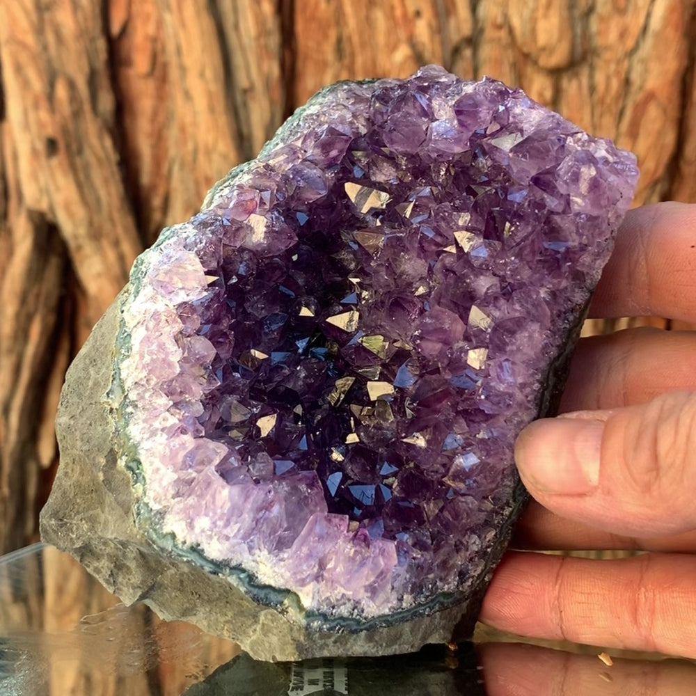 
            
                Load image into Gallery viewer, 12.5cm 708g Amethyst Cluster from Uruguay
            
        