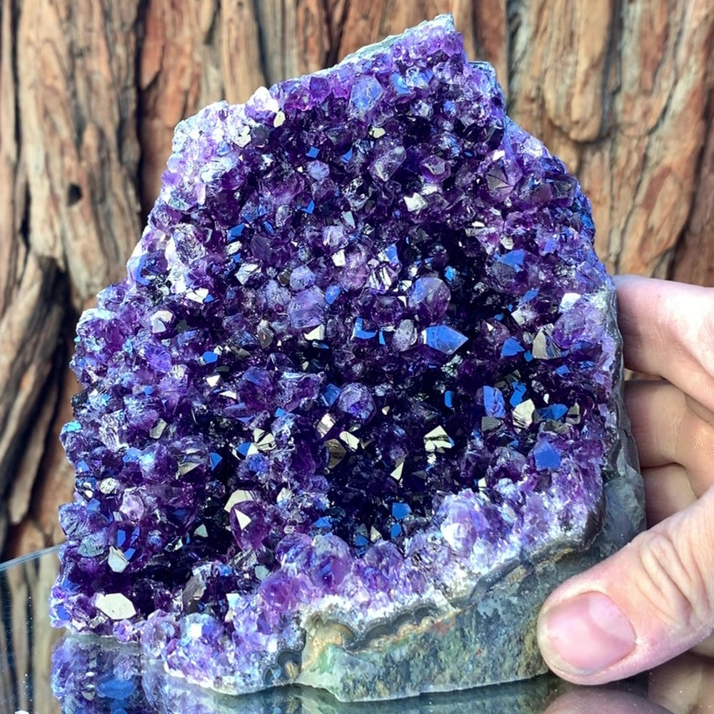 
            
                Load image into Gallery viewer, 14cm 2.05kg Amethyst Cluster from Uruguay
            
        