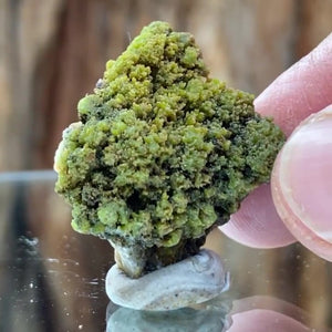 2.5cm 14g 0.01kg Pyromorphite from Daoping Mine, Guangxi, China