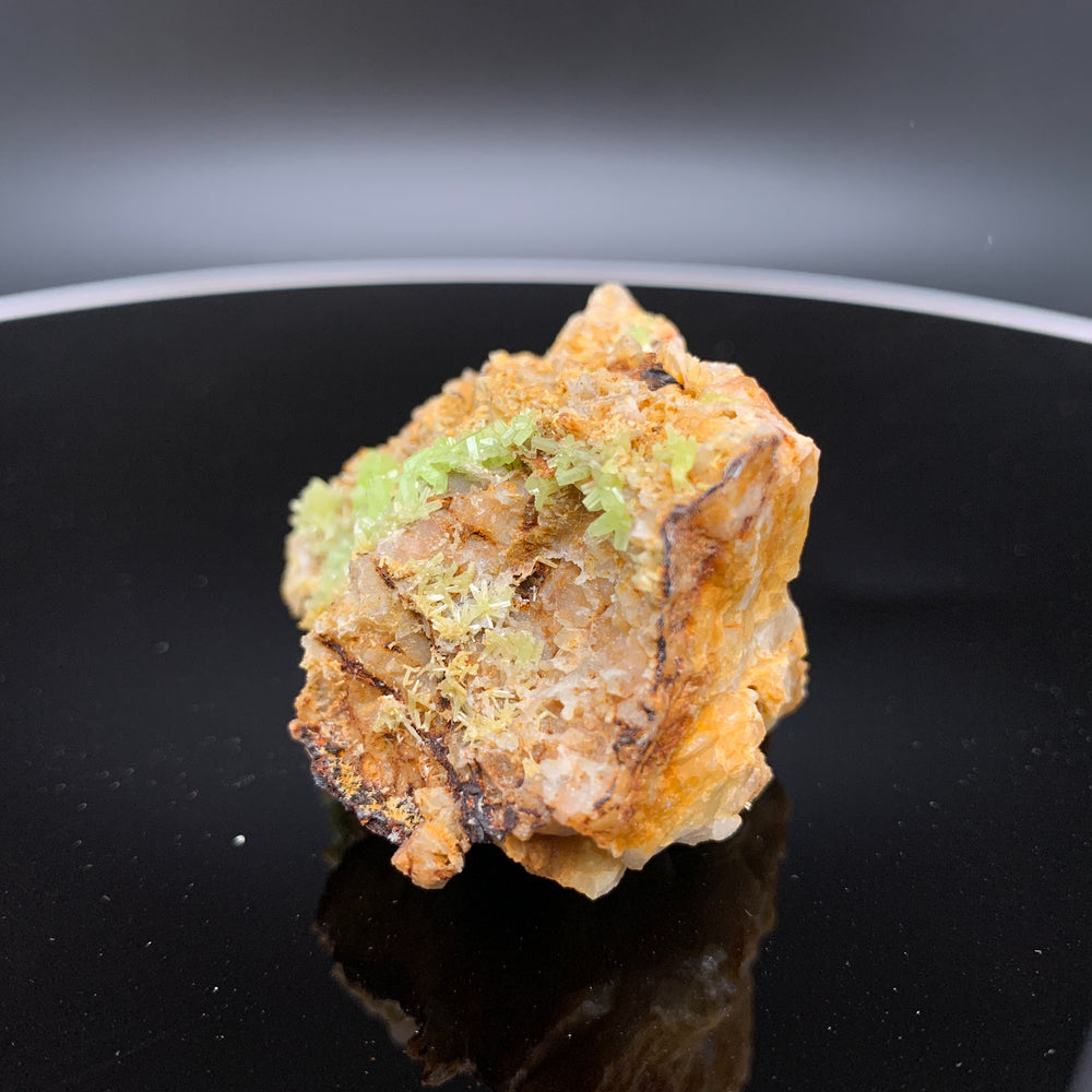 
            
                Load image into Gallery viewer, 5cm 70g Pyromorphite from Guangxi, China
            
        
